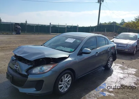 2012 Mazda Mazda3 I Touring z USA, uszkodzony, nr VIN JM1BL1V8XC1663031